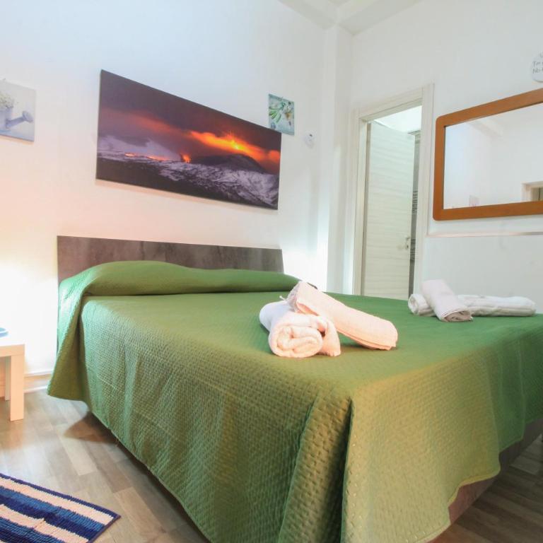 BED&FLY NEAR AIRPORT CATANIA FONTANAROSSA BAGNO PRIVATO In CAMERA - Double Room with Private Bathroom - 26