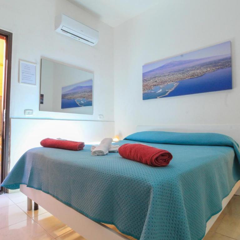 BED&FLY NEAR AIRPORT CATANIA FONTANAROSSA BAGNO PRIVATO In CAMERA - Double Room with Private Bathroom - 21