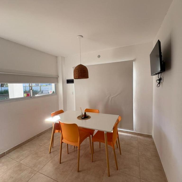 Alojamiento con pileta y desayuno - Cerca de la playa - Classic Apartment - 4