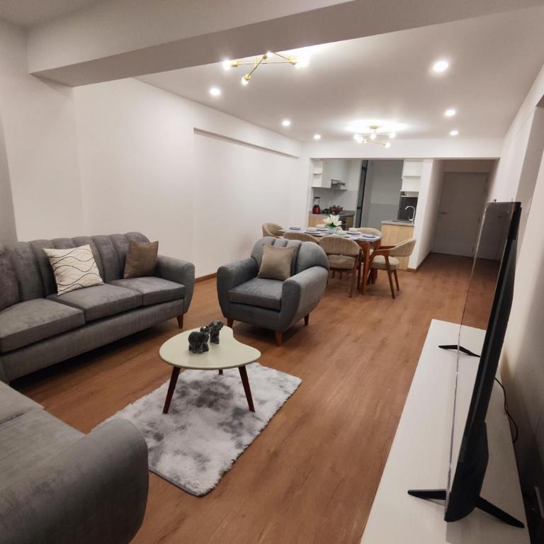 The Best Stay Cusco - DEPARTAMENTO CON UBICACIÓN TOP EN CUSCO ! - Three-Bedroom Apartment - 10