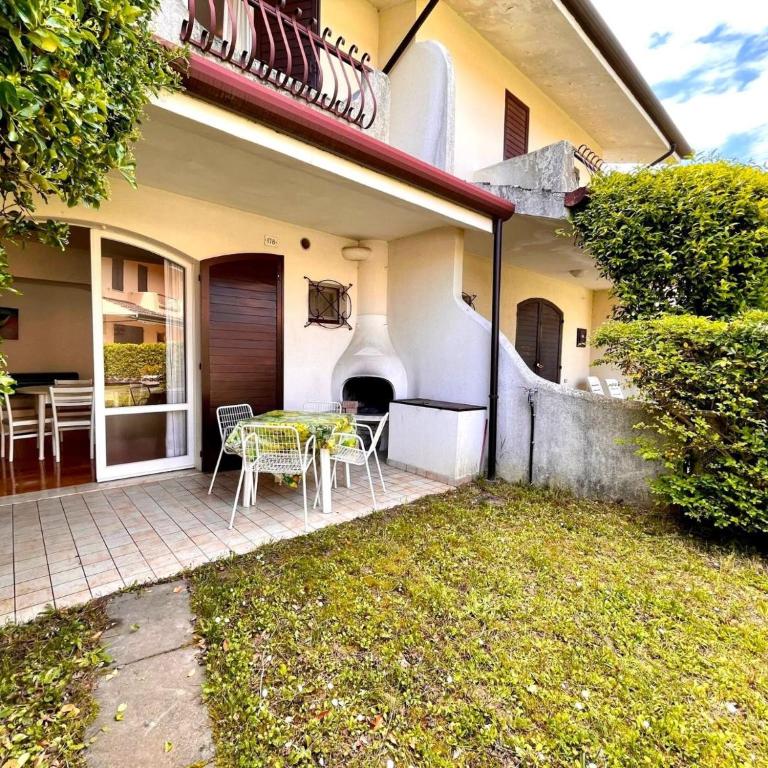 Relax in a villa with private garden - Villa - 1