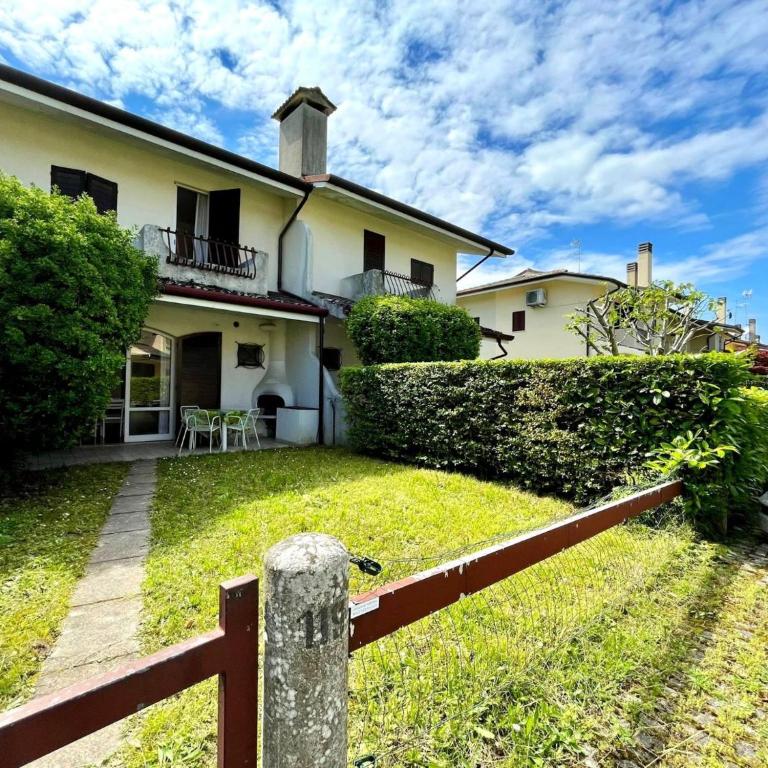 Relax in a villa with private garden - Villa - 12