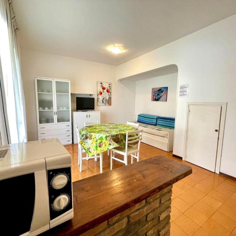 Relax in a villa with private garden - Villa - 9
