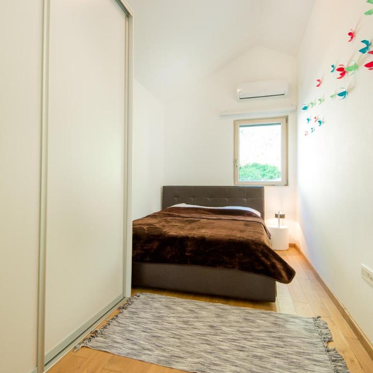 Deluxe Apartment Vista del Mare - Apartment with Balcony - 4