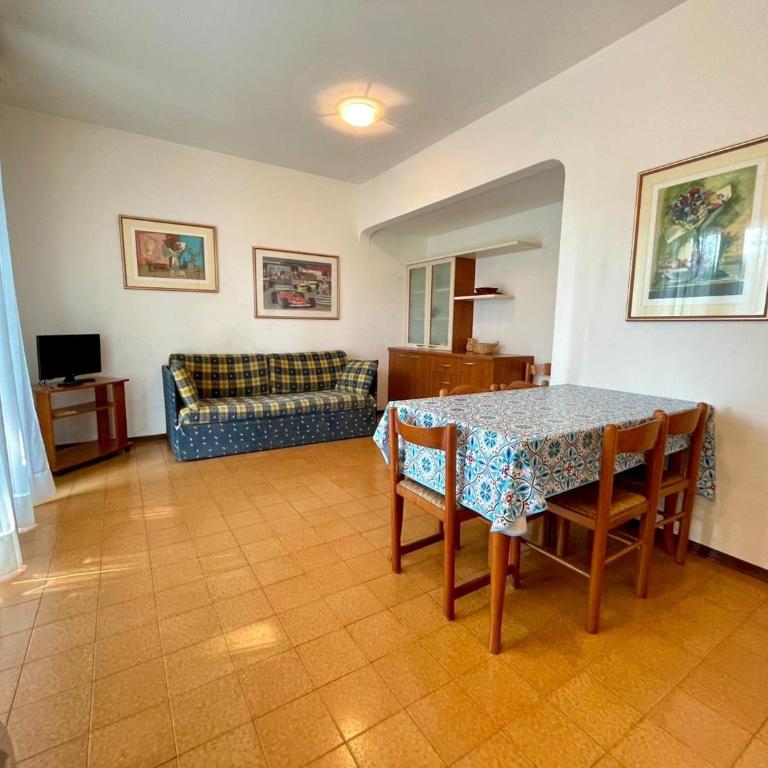 Comfortable house with shared pool - Villa - 8