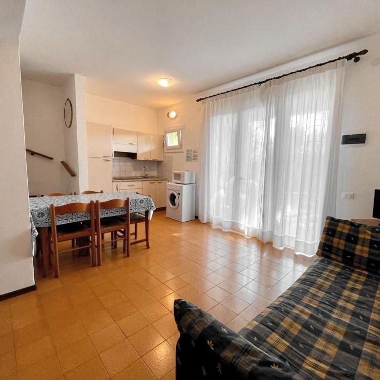 Comfortable house with shared pool - Villa - 10