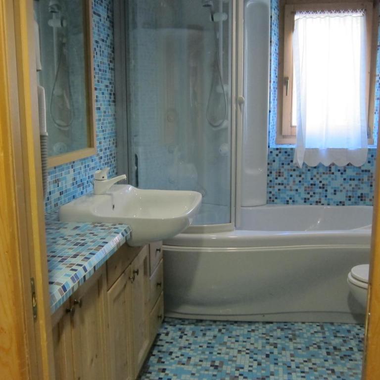 Chalet Del Sole per gruppi - One-Bedroom Apartment with Spa Bath - 4