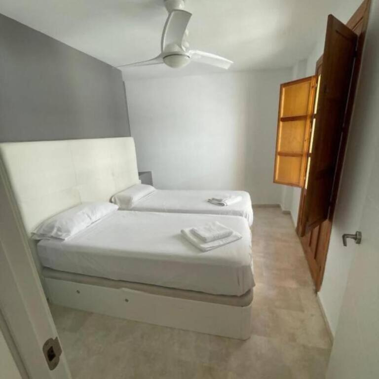 Apartamentos Silleria - A 4 min de la Catedral de Granada - Apartment - 6