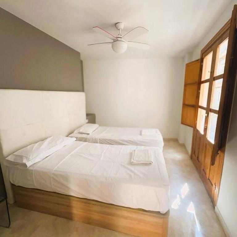 Apartamentos Silleria - A 4 min de la Catedral de Granada - Two-Bedroom Apartment - 8
