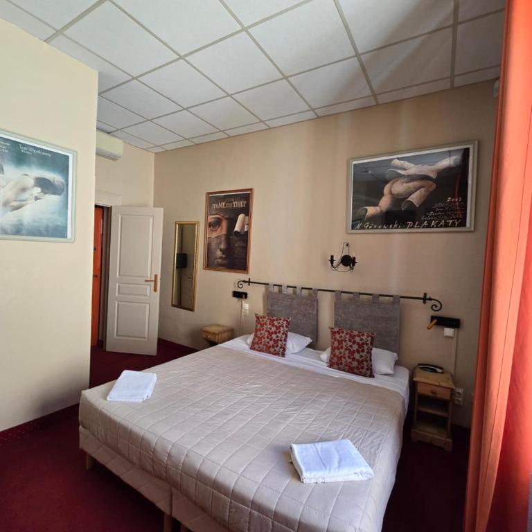 Hôtel Le Colbert - Chambre Lit King-Size Standard - 5