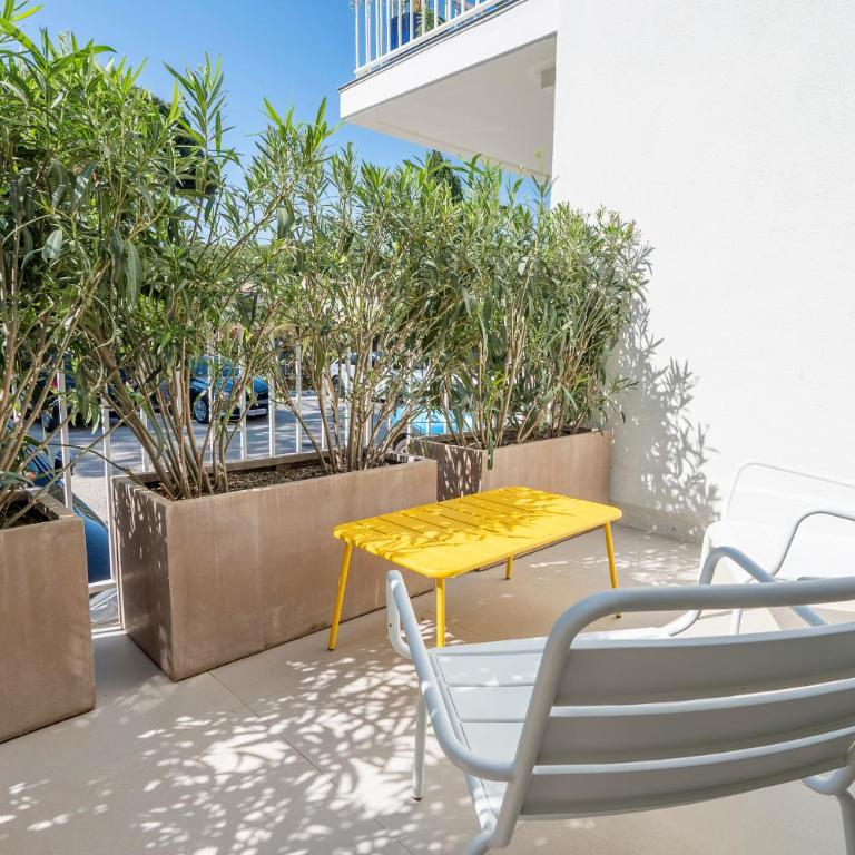 Belle Vue Hôtel - Chambre Double Standard - Vue sur Jardin - 10