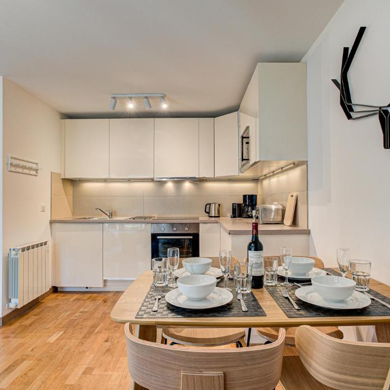 Apartment Fermes du Montenvers B11, Alpes Agency, Central Chamonix, Sleeps 4 - Appartamento con 2 Camere da Letto - 6