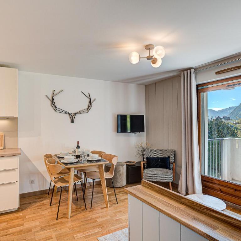 Apartment Fermes du Montenvers B11, Alpes Agency, Central Chamonix, Sleeps 4 - Appartamento con 2 Camere da Letto - 7