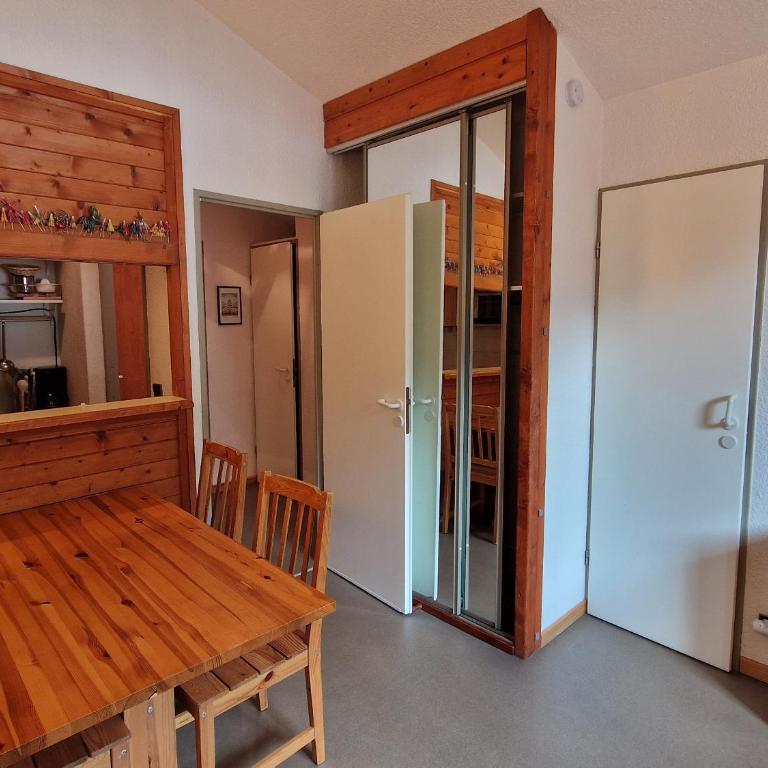 Studio 4 pers à Valfréjus avec WiFi et parking proche télécabine - FR-1-561-63 - Estudio - 12