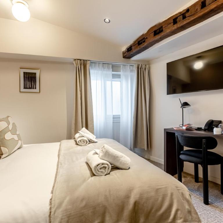 Le White by Sweett - Top Floor Small Double Room - Partial stair access - 8