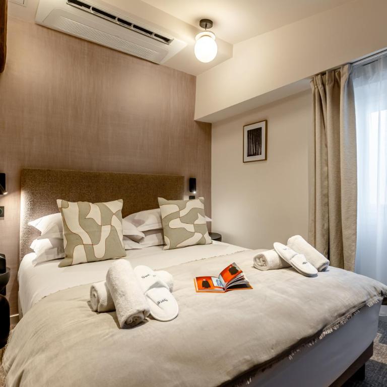 Le White by Sweett - Top Floor Small Double Room - Partial stair access - 3