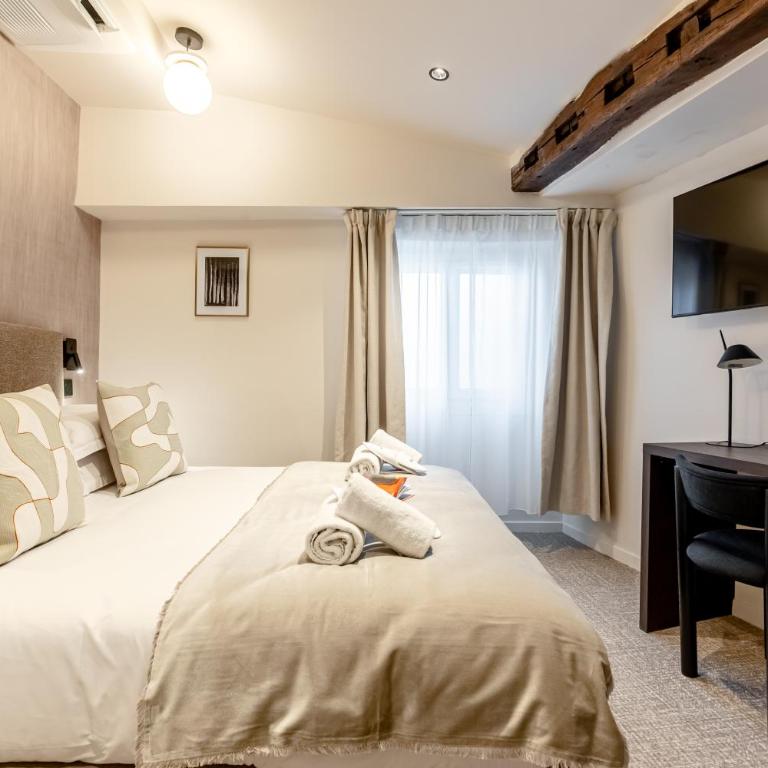 Le White by Sweett - Top Floor Small Double Room - Partial stair access - 4