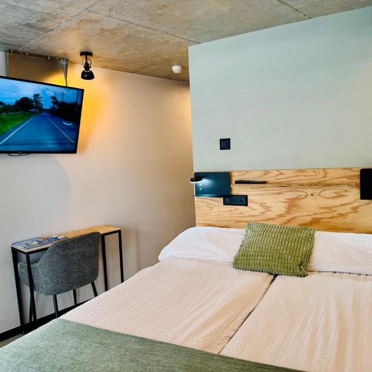 Peaky Riders Self Check-in Hotel - Doppelzimmer - 2