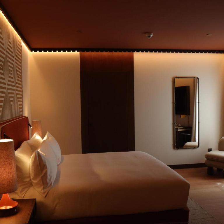 Palacio De Godoy Caceres, Curio Collection By Hilton - King Room - Caceres with Spa Access - Mobility Access - 2