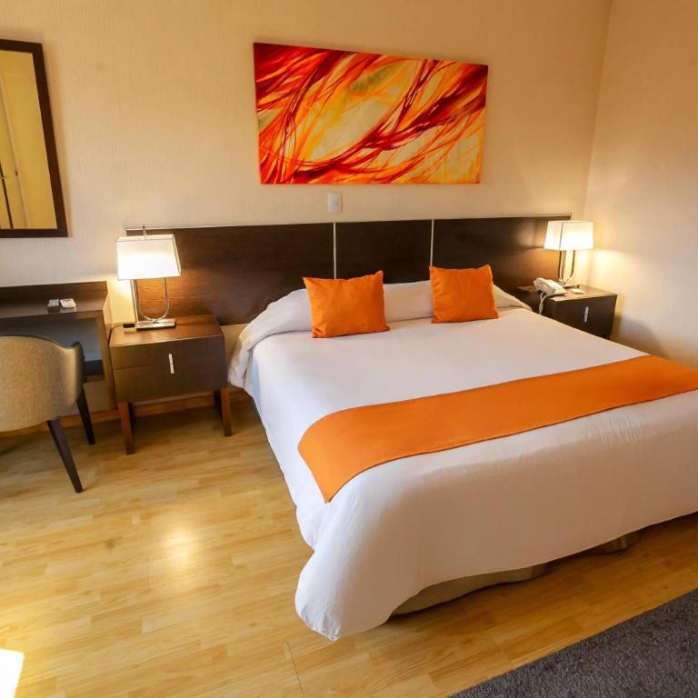 Garden Plaza - 1 King Bed or 2 Single Beds, Junior Suite, Non-Smoking - 3
