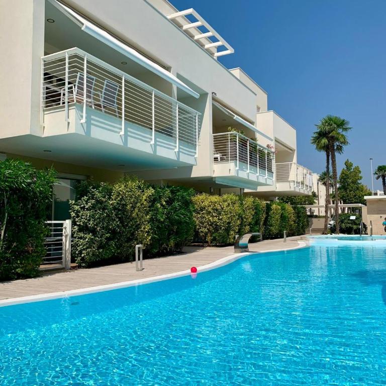 Stylish Poolside Apartment, Jesolo-Venice - Appartamento con 2 Camere da Letto - 6