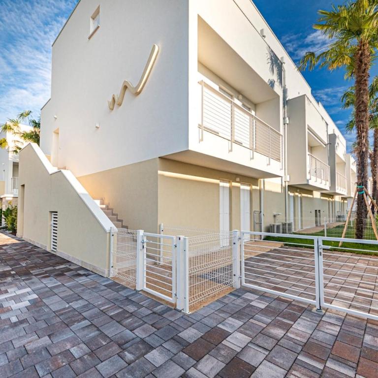 Stylish Poolside Apartment, Jesolo-Venice - Appartamento con 2 Camere da Letto - 15