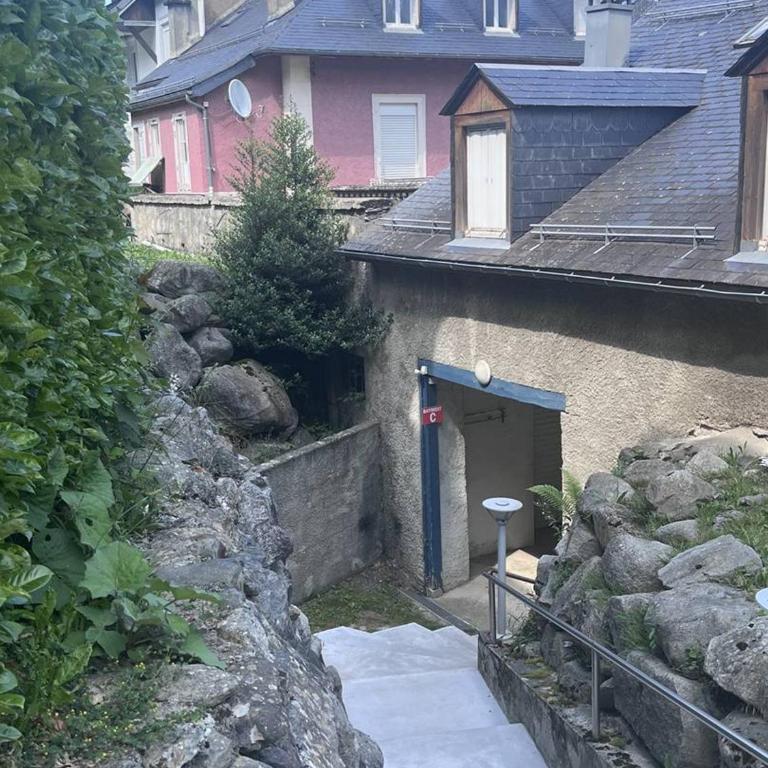 T2 Cauterets: Parking, Wifi, Animaux admis - FR-1-812-105 - Apartment - 10