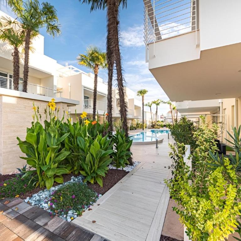 Stylish Poolside Apartment, Jesolo-Venice - Appartamento con 2 Camere da Letto - 3