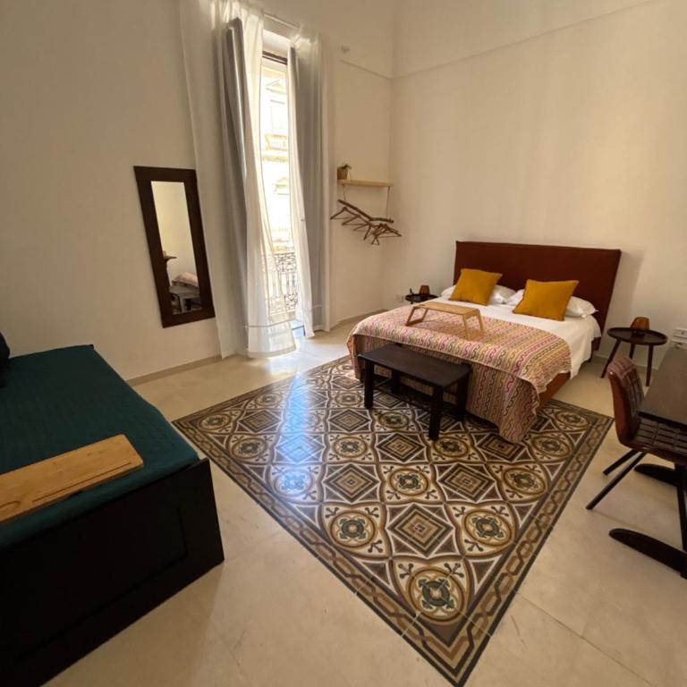 Palazzo Conserva - Camera Matrimoniale con Bagno Privato Esterno - 1