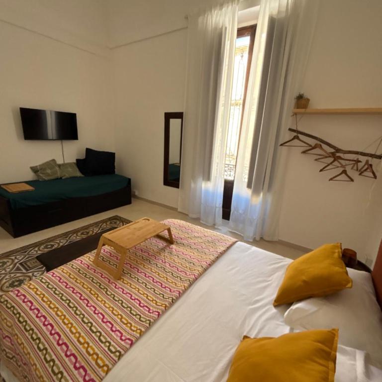 Palazzo Conserva - Camera Matrimoniale con Bagno Privato Esterno - 7