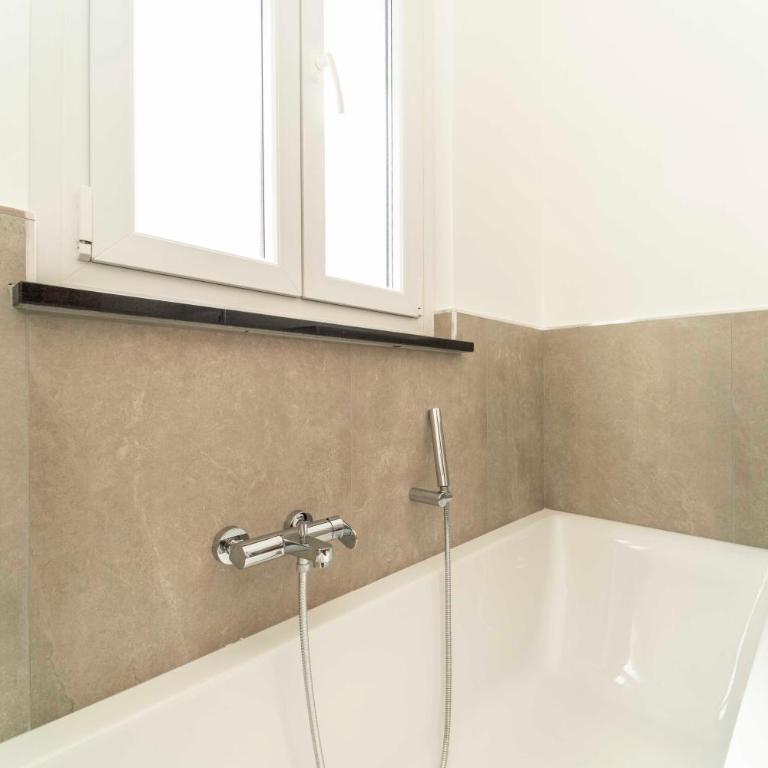 Residenza Carducci - Quadruple Room with Private Bathroom - 7