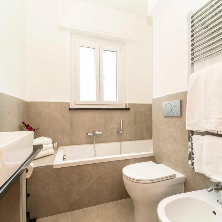 Residenza Carducci - Quadruple Room with Private Bathroom - 9