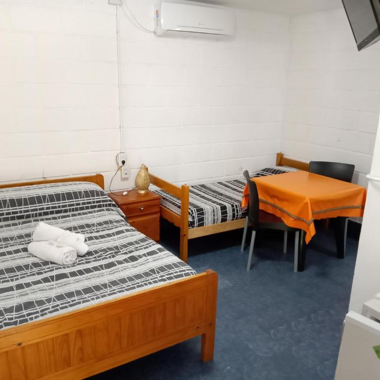 Hostería El Peregrino - Habitación Cuádruple con baño privado - 8