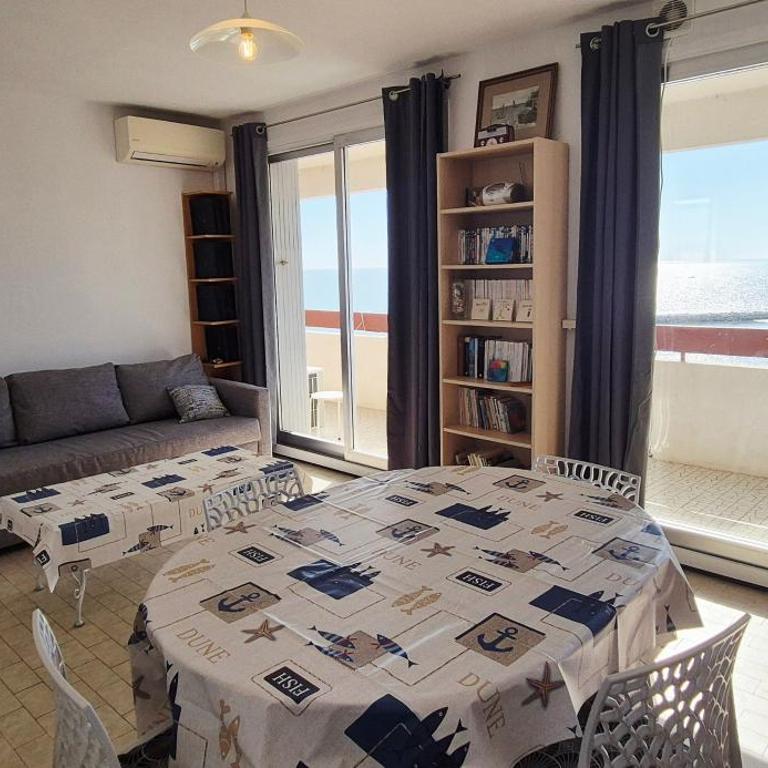 Appartement vue mer exceptionnelle plage à 1 min, parking privé, 6 pers - Two-Bedroom Apartment - 11