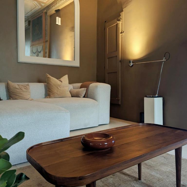 Provencal Escape - Suite with City View - 6