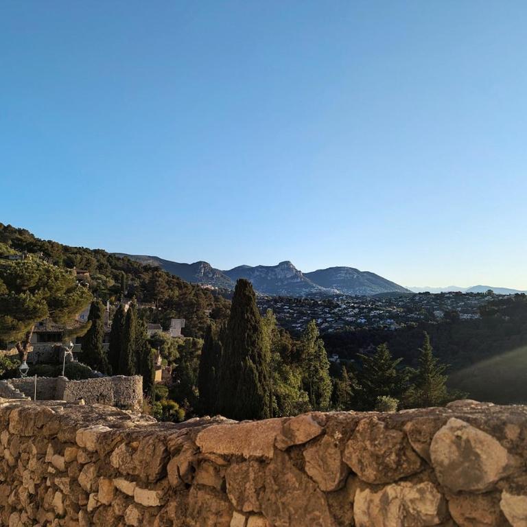 Provencal Escape - Suite with City View - 36