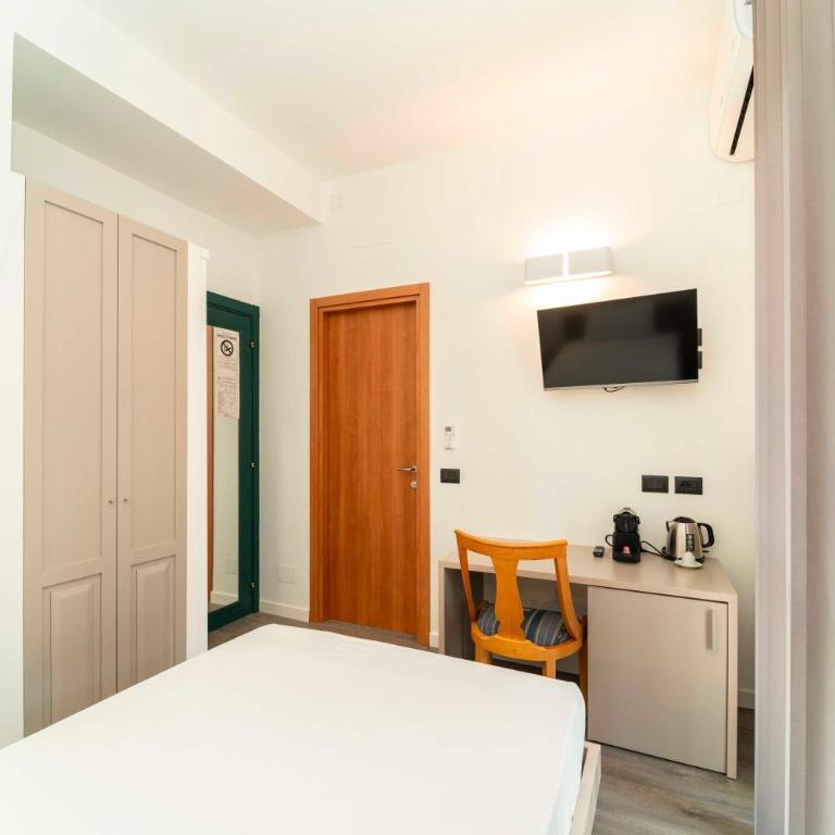 Residenza Carducci - Single Room with Private Bathroom - 6