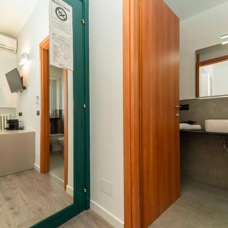 Residenza Carducci - Single Room with Private Bathroom - 7