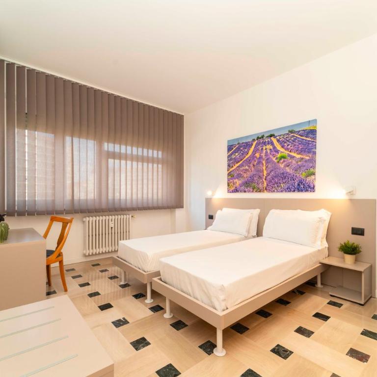 Residenza Carducci - Quadruple Room with Private Bathroom - 5