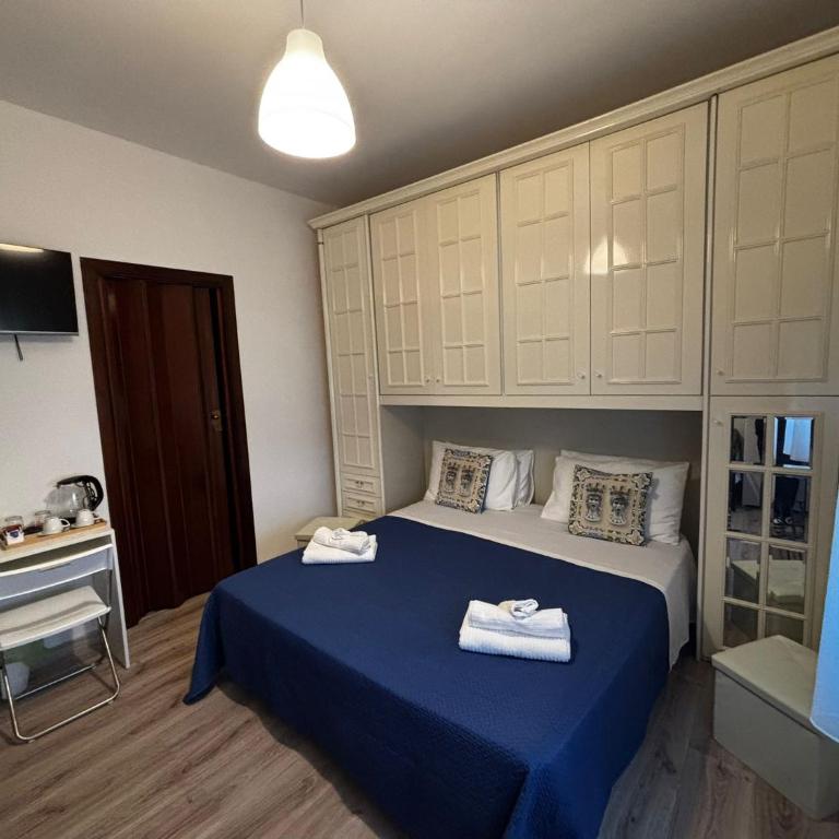 B&B Santa Lucia - Camera Matrimoniale con Letto Supplementare - 5