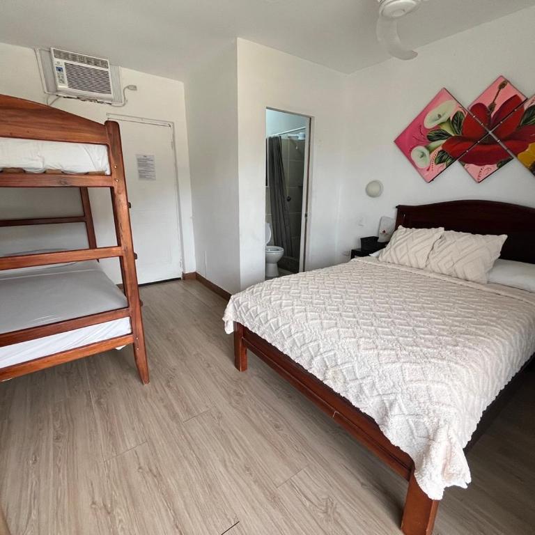 Bahia B&B - Quadruple Room with Balcony - 7