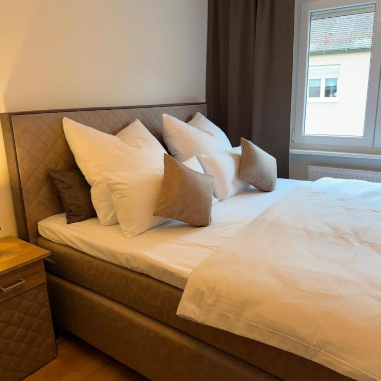 GoldenKey-Suites - Spacious Luxury Apartment in the Heart of Augsburg Old Town - Premium Open-Plan Kitchen - Appartement - 12
