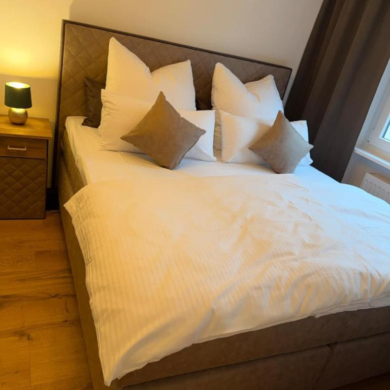 GoldenKey-Suites - Spacious Luxury Apartment in the Heart of Augsburg Old Town - Premium Open-Plan Kitchen - Appartement - 28