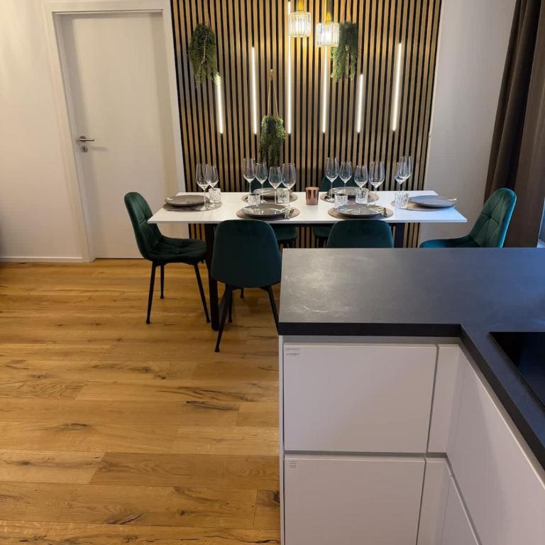 GoldenKey-Suites - Spacious Luxury Apartment in the Heart of Augsburg Old Town - Premium Open-Plan Kitchen - Appartement - 22