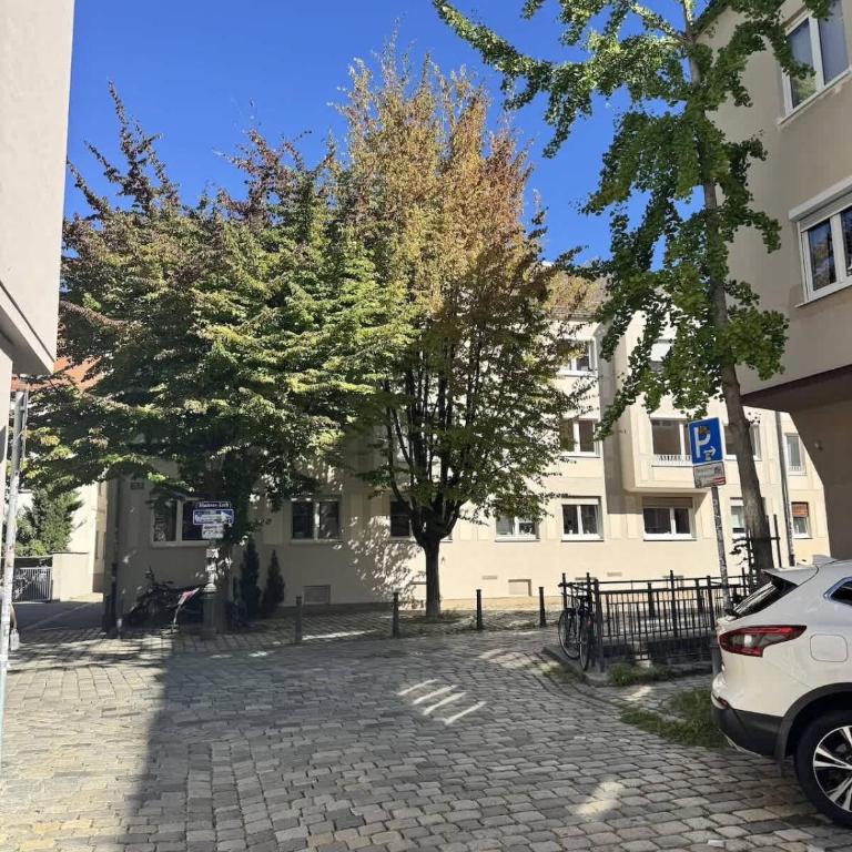 GoldenKey-Suites - Spacious Luxury Apartment in the Heart of Augsburg Old Town - Premium Open-Plan Kitchen - Appartement - 53