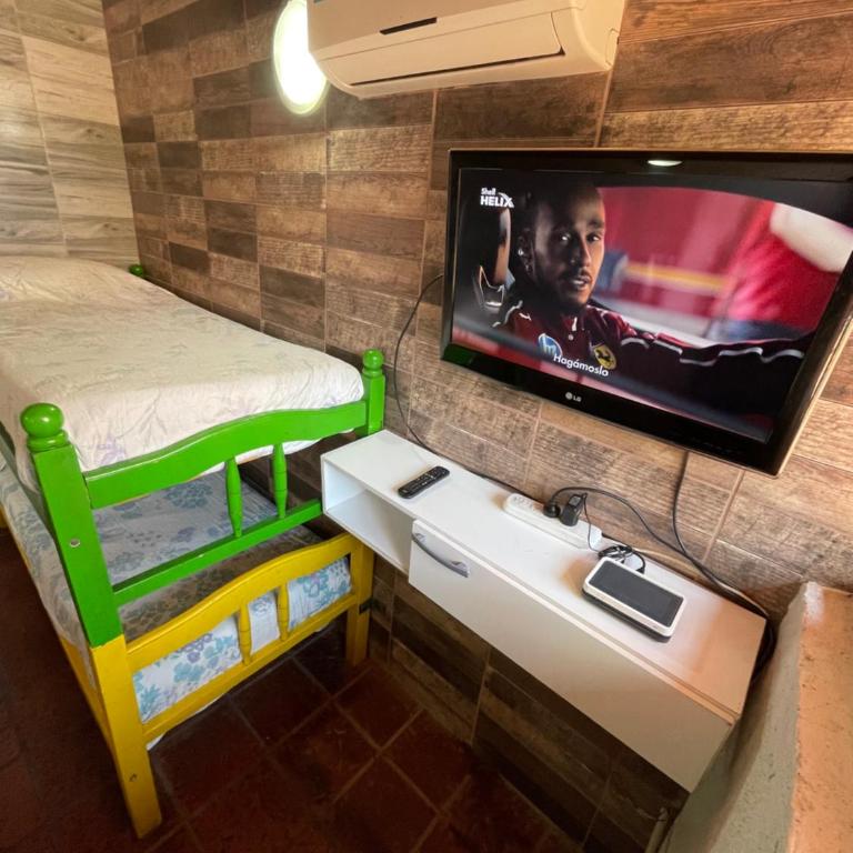Hostel Ruca Potu - Habitación Cuádruple con baño privado - 6