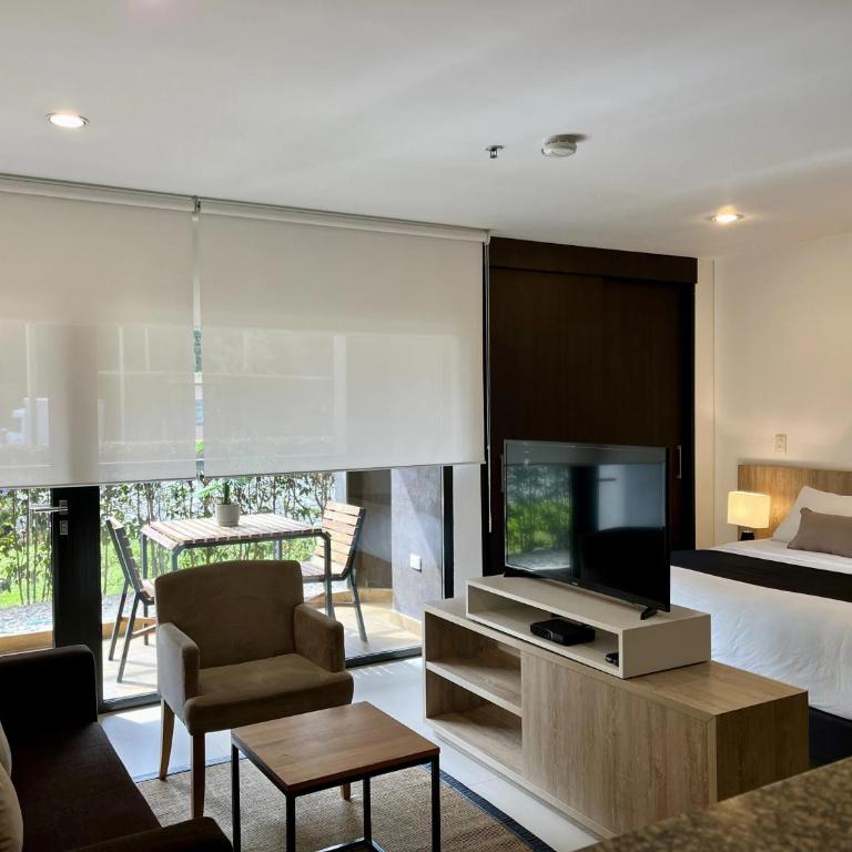Hotel Rioverde-Suite localizada a 5 minutos del aeropuerto Internacional - Suite Estándar - 1