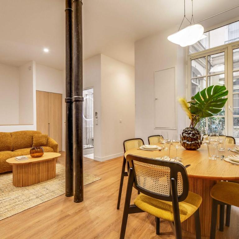BEAUFITUL APMT - AC -2BR-6P- NOTRE DAME - Apartment - 9