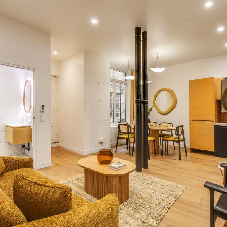 BEAUFITUL APMT - AC -2BR-6P- NOTRE DAME - Apartment - 5