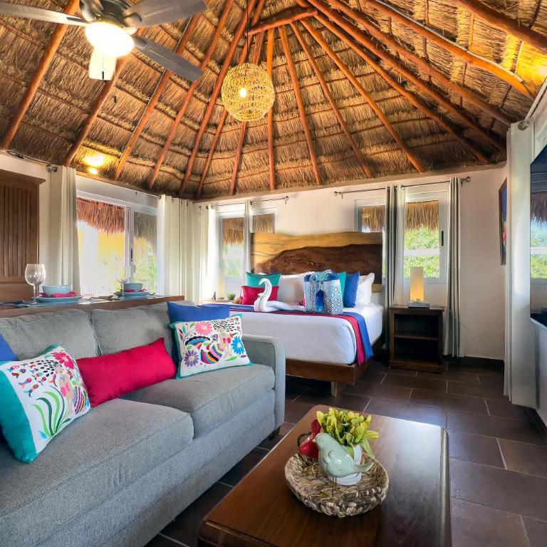 Casa Catalina - Tropical Escape - Studio with Balcony - 4